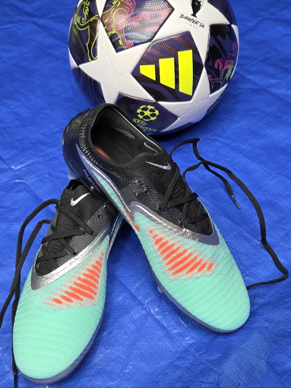 Nike Men's Teal Orange Soccer Cleats